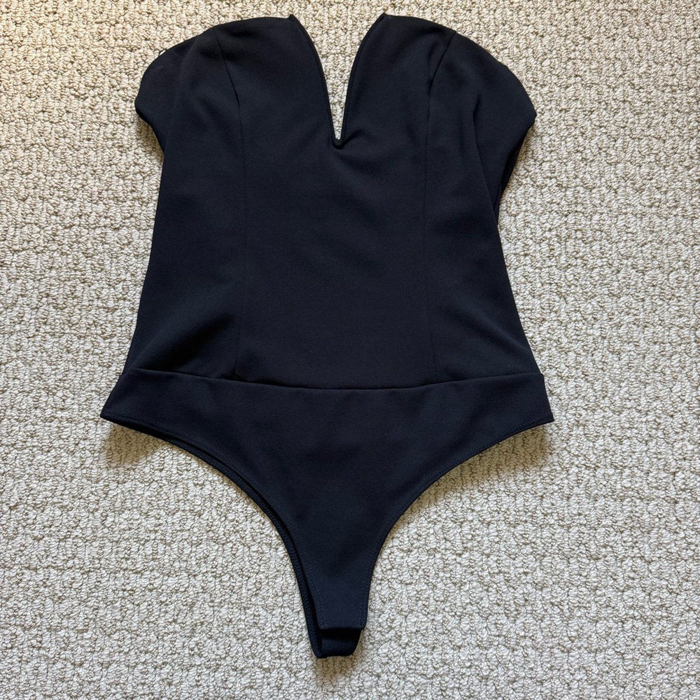 AKIRA Black Strapless Deep Plunge Bodysuit Large - Picture 2 of 8
